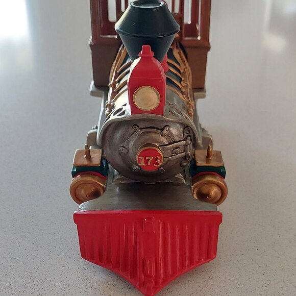 Disney Carolwood Pacific Railroad #173 "Lilly Belle" Train & Pocket Watch Set - Picture 4 of 16